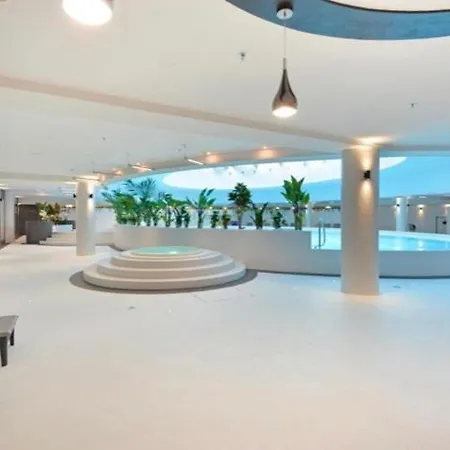 Hanza Tower White 24 Pool & Jacussi Apartamento
